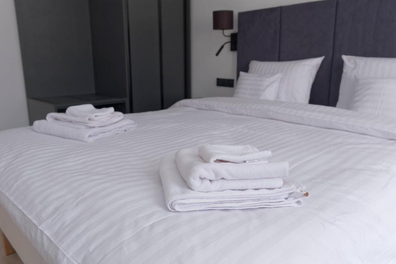 Apartament E-Space เชชูฟ ภายนอก รูปภาพ