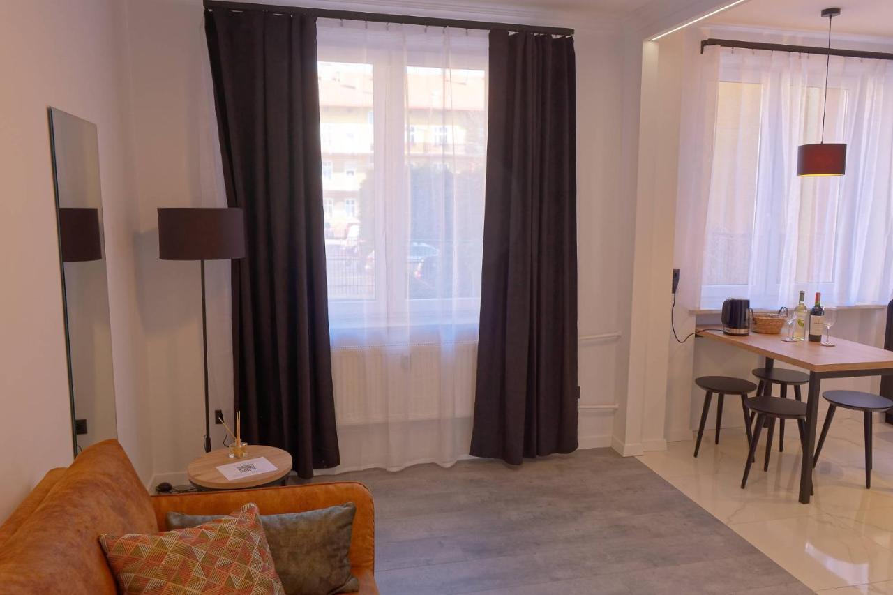 Apartament E-Space เชชูฟ ภายนอก รูปภาพ