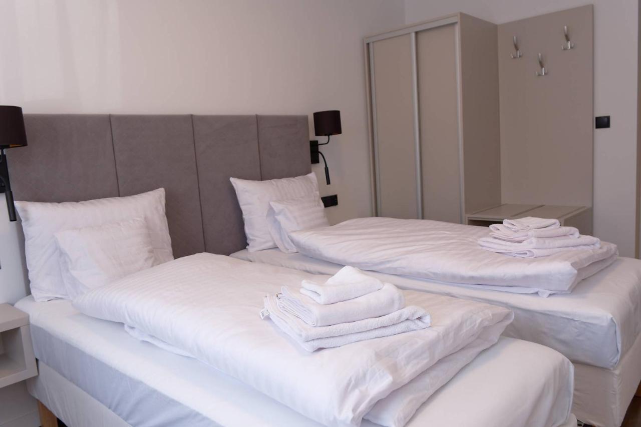 Apartament E-Space เชชูฟ ภายนอก รูปภาพ