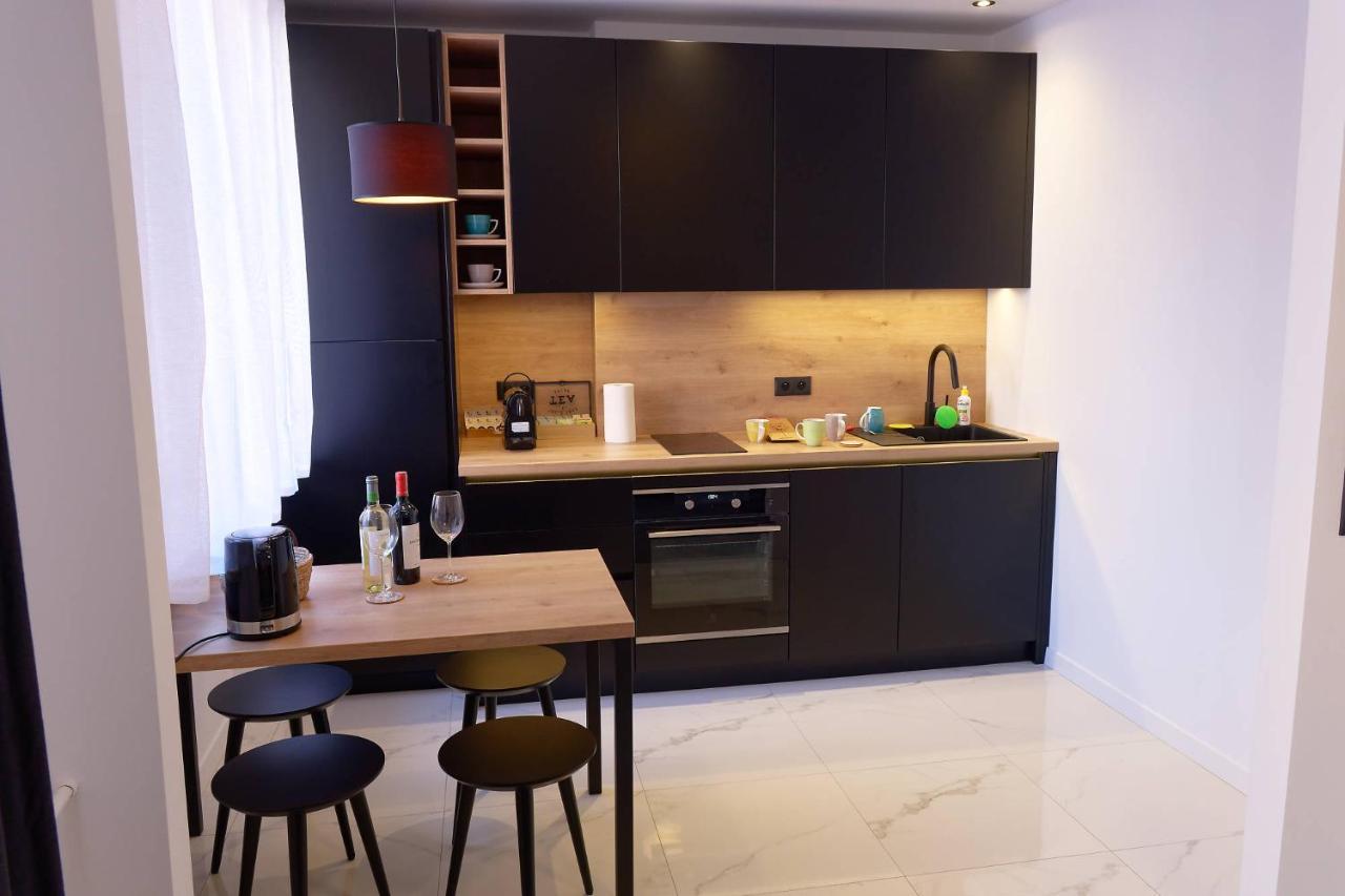 Apartament E-Space เชชูฟ ภายนอก รูปภาพ